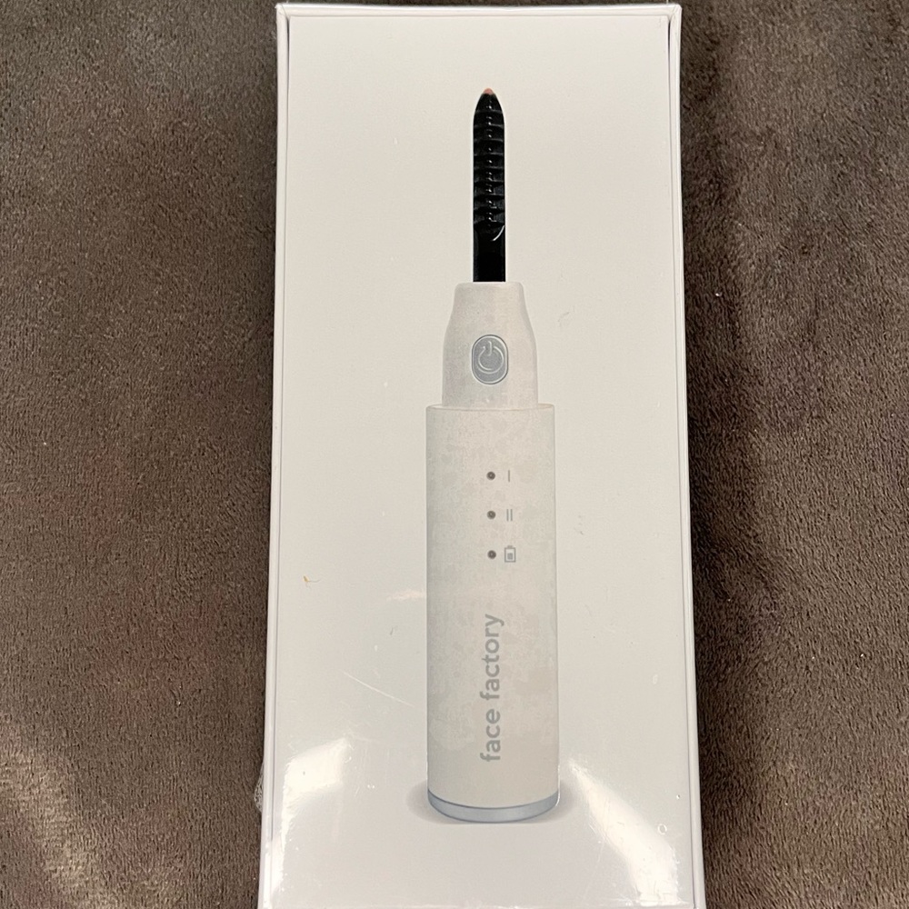 BRAND NEW ELECTRIC EYELASH CURLER